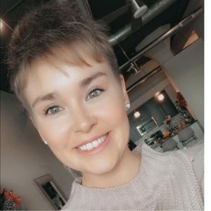 Meet your Posher, Lexie